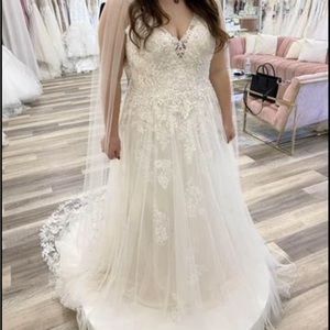 Justin Alexander Wedding Dress size 16